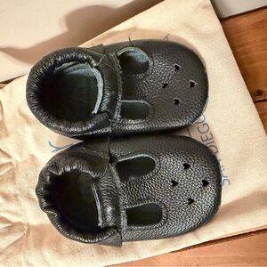 BirdRockBaby Black Leather Baby Shoes